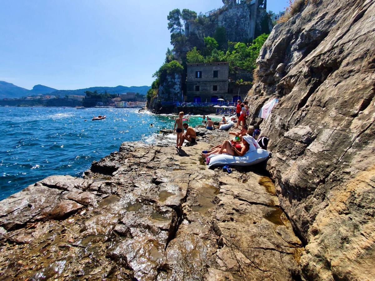 Hostel & Glamping Santa Fortunata Sorrento Exterior foto