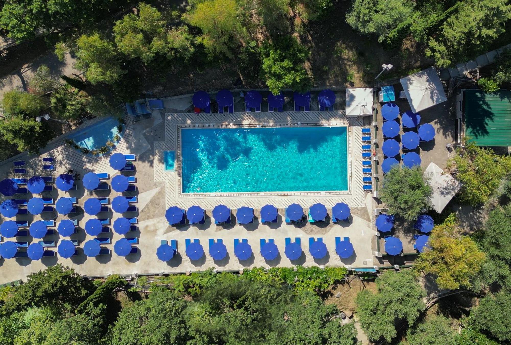 Hostel & Glamping Santa Fortunata Sorrento Exterior foto